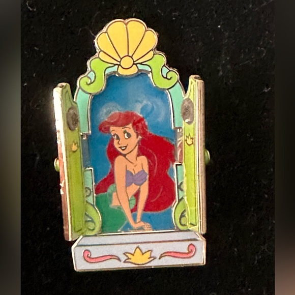 Disney The Little Mermaid Ariel Hinged Princess Window Pin - 2002 - Picture 3 of 5
